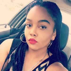 Meet your Posher, Dineyah